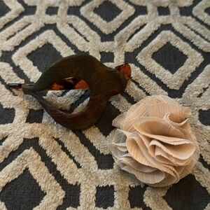 (2) piece hair clip set